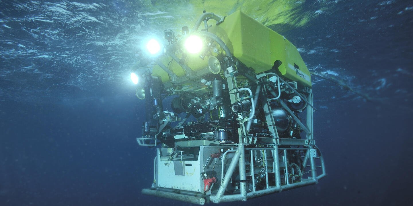 Vue sous-marine du ROV (remotely operated vehicle) Victor 6000.