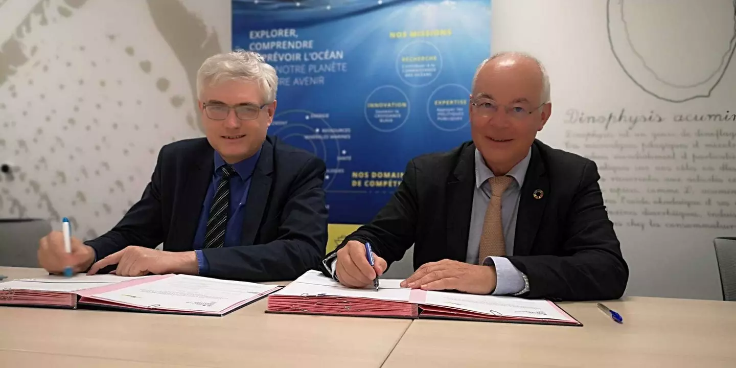 Ce lundi 12 juin, Laurent Michel et François Houllier ont signé cette convention à Nantes, à l’occasion d’un séminaire sur les énergies renouvelables en mer. - Ifremer