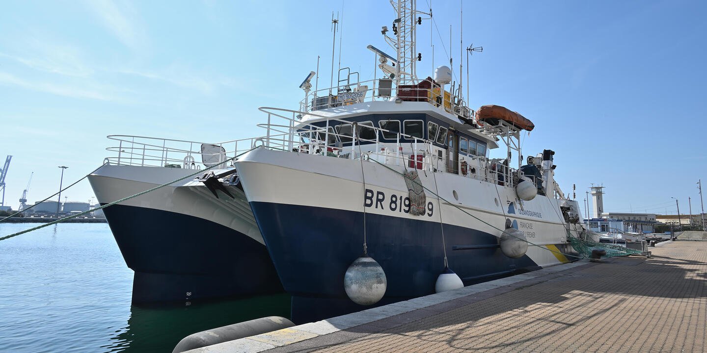 Le navire océanographique L'Europe à quai à Sète lors de la campagne ECAP-MEDITS en 2022
