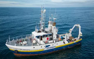 Le navire océanographique Thalia en baie de Saint-Brieuc au cours de la campagne COSB 2022.