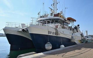 Le navire océanographique L'Europe à quai à Sète lors de la campagne ECAP-MEDITS en 2022