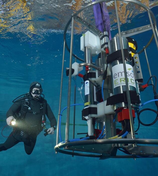 Plongeur avec un module