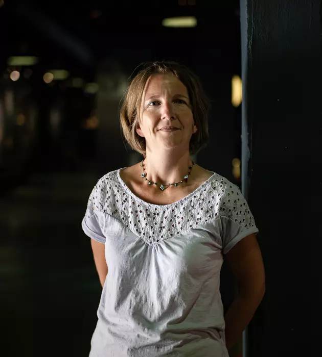 Anne Doner, coordinatrice du dispositif de sciences participatives, Phenomer. Station Ifremer de Concarneau, 2022.